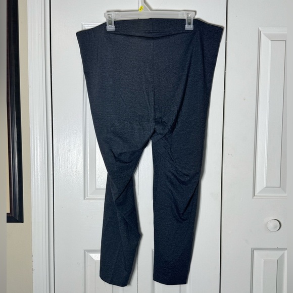 Old Navy XXL Dark Grey Leggings - Picture 3 of 4